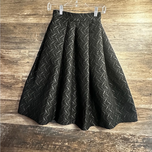 Zara Dresses & Skirts - Elegant Black Patterned Skirt